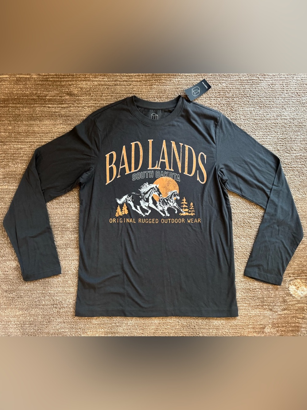 Charcoal Grey 'Bad Lands' Long Sleeve Graphic Tee - Men’s Size Small